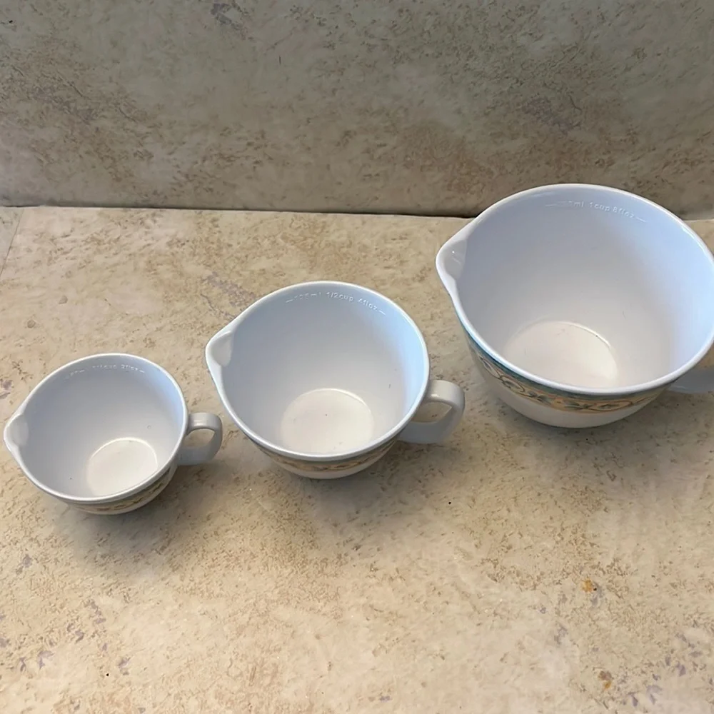 Pfaltzgraff French Quarter Set of 3 Nestling Measuring Cups